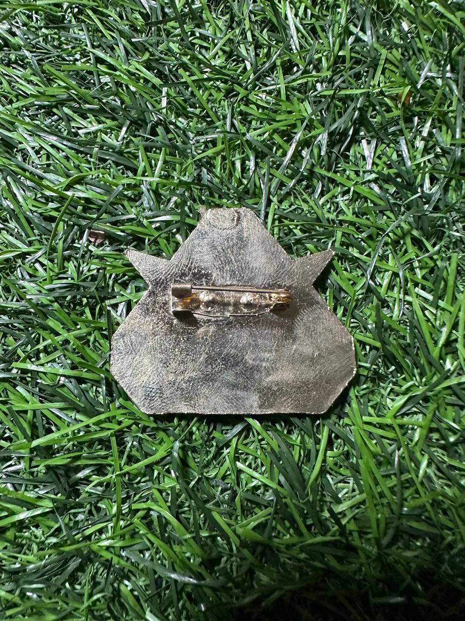 Custom Pin Cor Logam 3D Bentuk Bebas Desain Sendiri