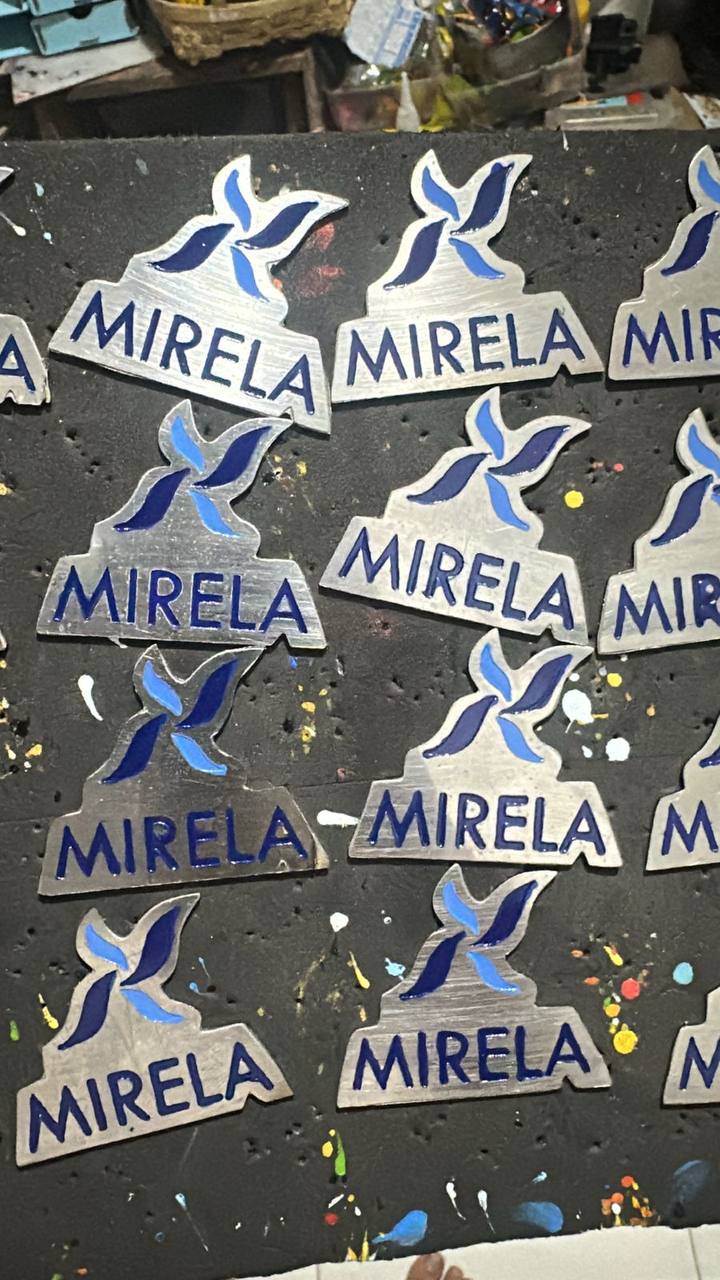 Pin Stainless Steel Custom Tahan Karat Tekstur Logam Silver